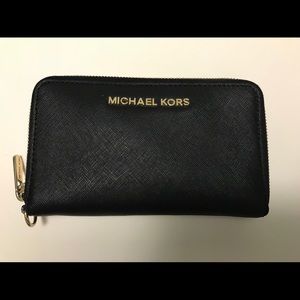 Michael Kors Wallet in black textured leather
